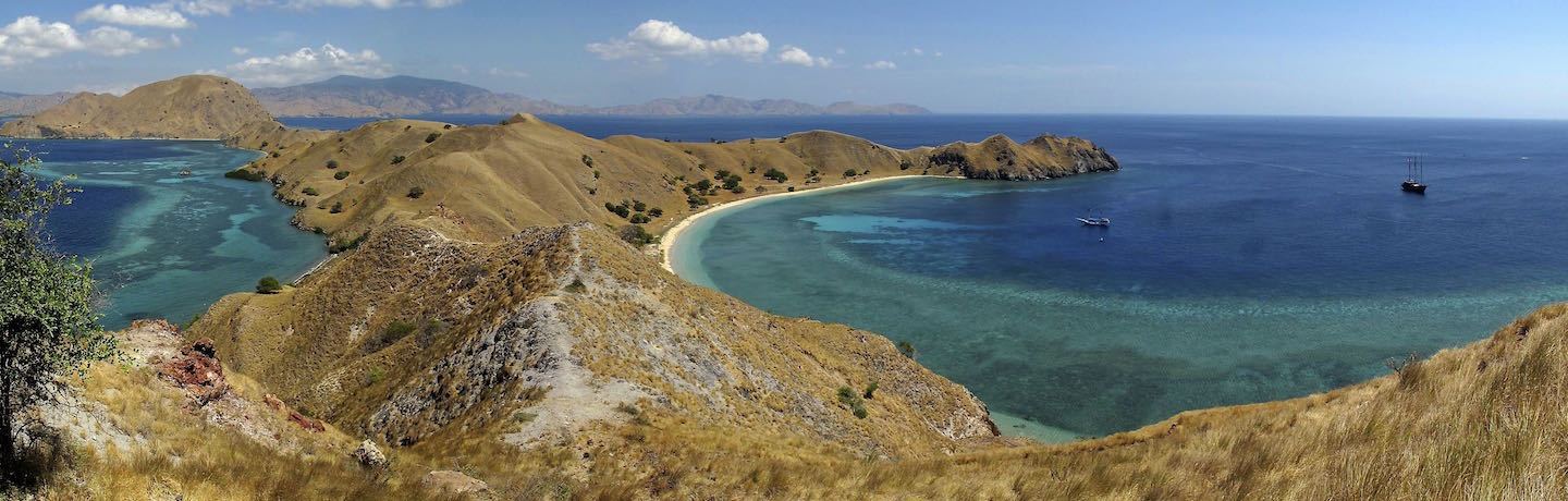 für ein einmaliges Erlebnis in Sache segeln, kreuzen und tauchen in Indonesien mit dem liveaboard Phinisi Segler MSY WAOW zu mythischen und abgelegenen Tauchplätzen im Korallendreieck -  KOMODO, Alor, Banda Sea bis Seram Sea, Raja Ampat Papua Barat 