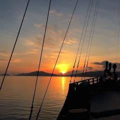 WAOW Pinisi Phinisi and liveaboard sailing for scuba diving in Indonesia Misool, Dampier Strait, Four Kings, Boo Window, Papua Barat IMG_5125 by JD Sunrise Raja Ampat